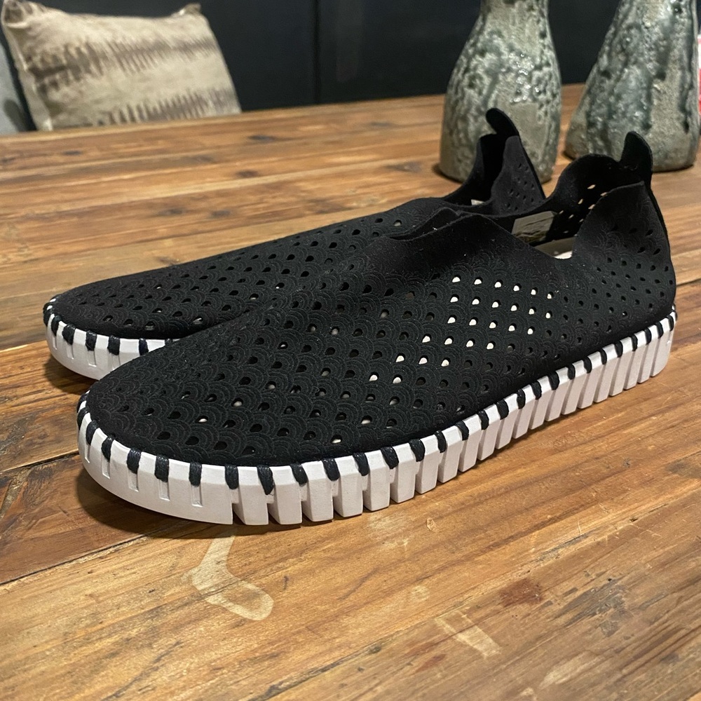 Ilse Jacobsen tulip slip on sneaker black